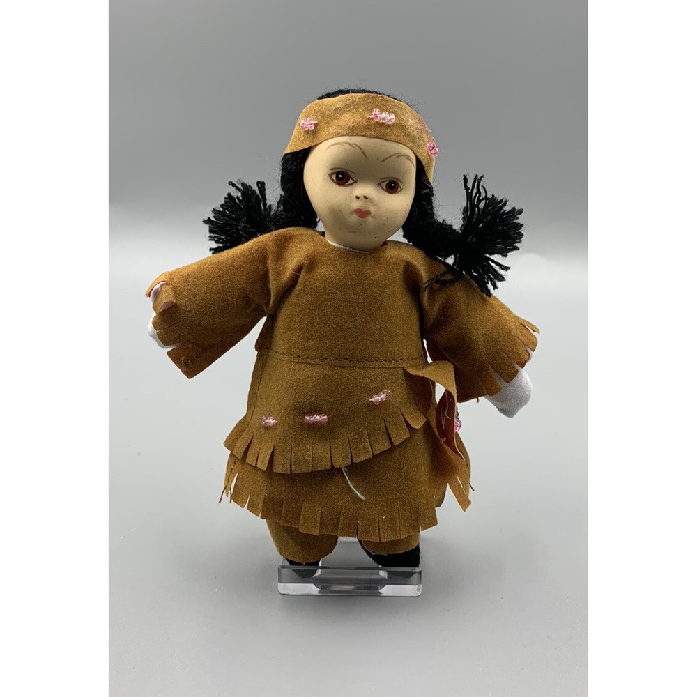 Vintage NATIVE AMERICAN INDIAN Girl PORCELAIN DOLL 5‎ Inches Tall Very Cute